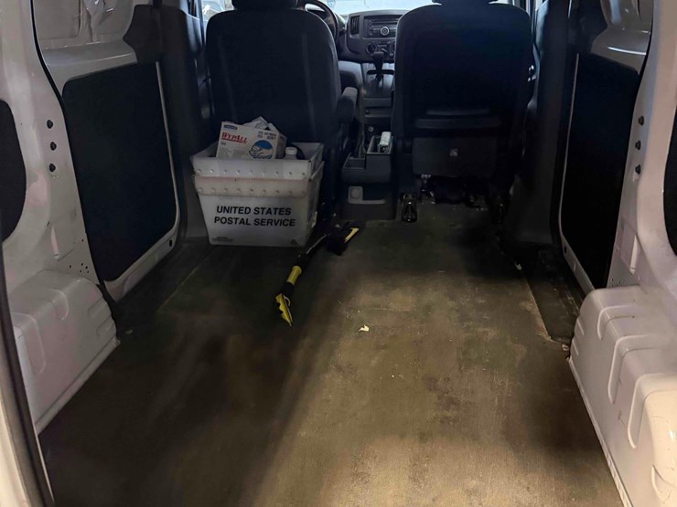 2017-nissan-nv200-image-8