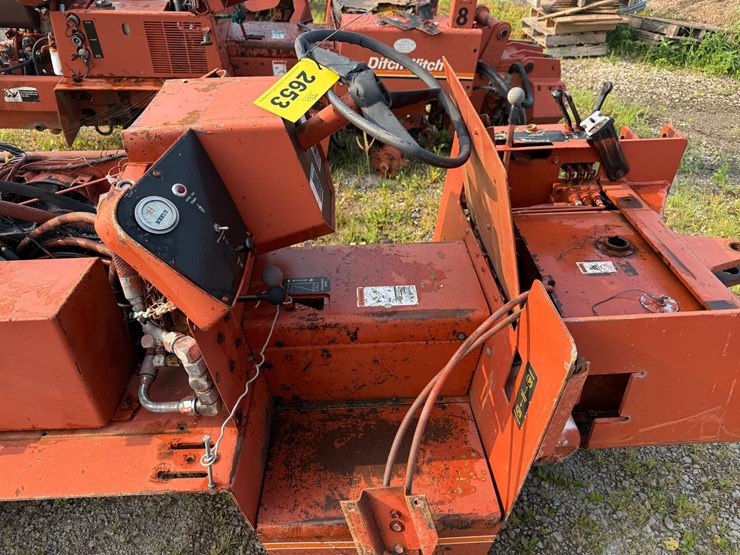 ditch-witch-350sx-image-16