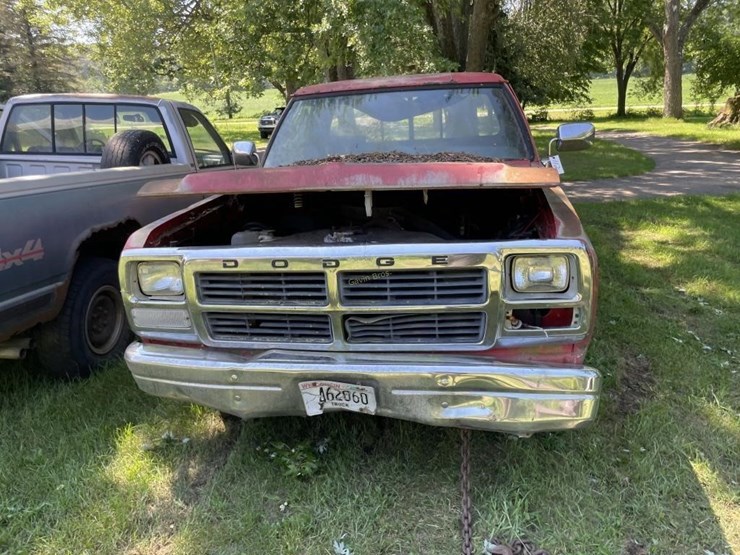 1993-dodge-ram-truck-image-2