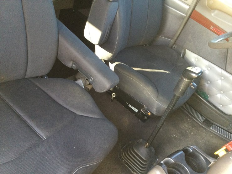 2006-kenworth-w900-image-16