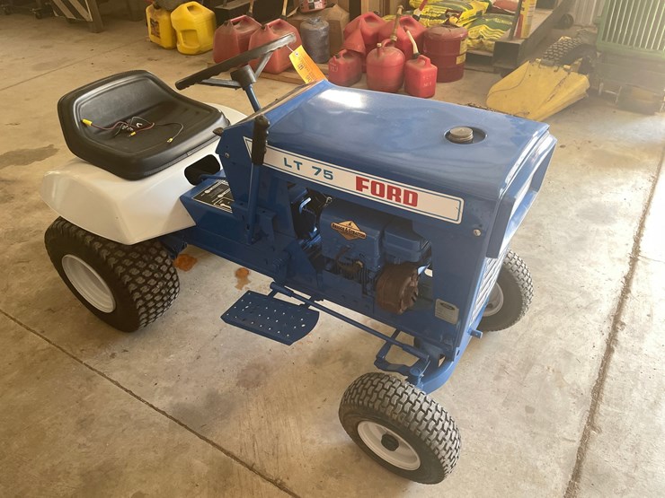 ford-tractor-image-3