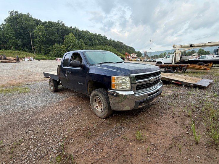 2010-chevrolet-2500-image-7