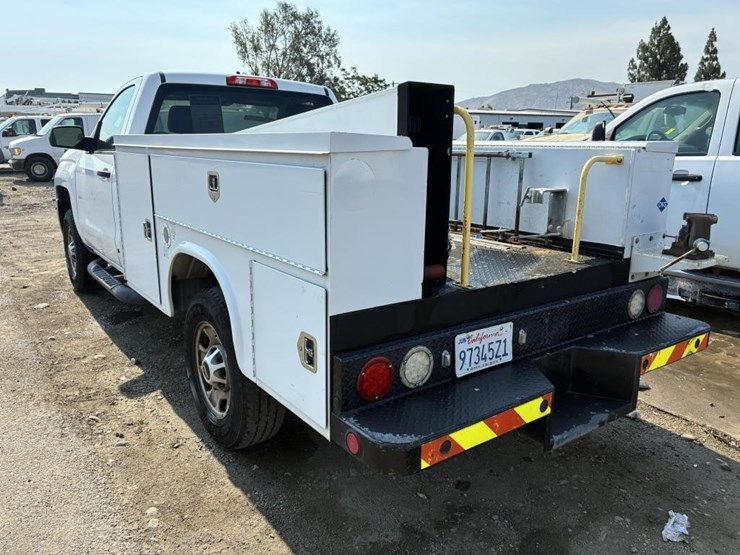 2015-chevrolet-2500-image-4