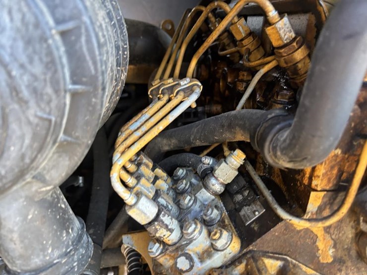 2014-caterpillar-226b3-image-39