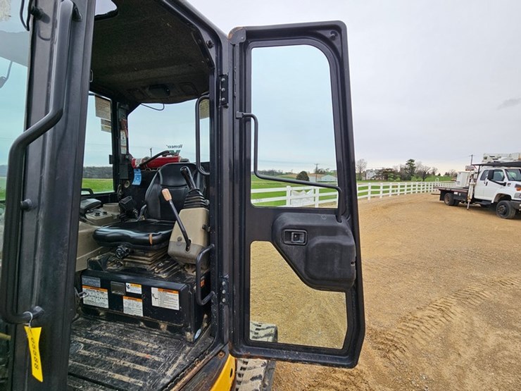 yanmar-vio35-image-24