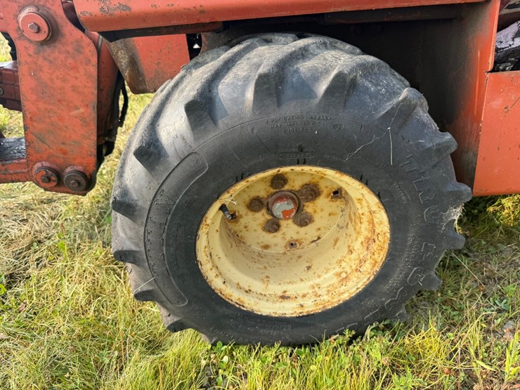 ditch-witch-350sx-image-43