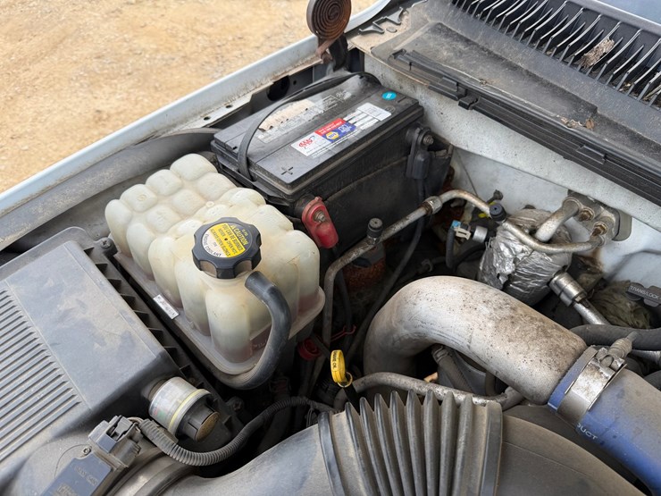 2001-chevrolet-3500-image-75