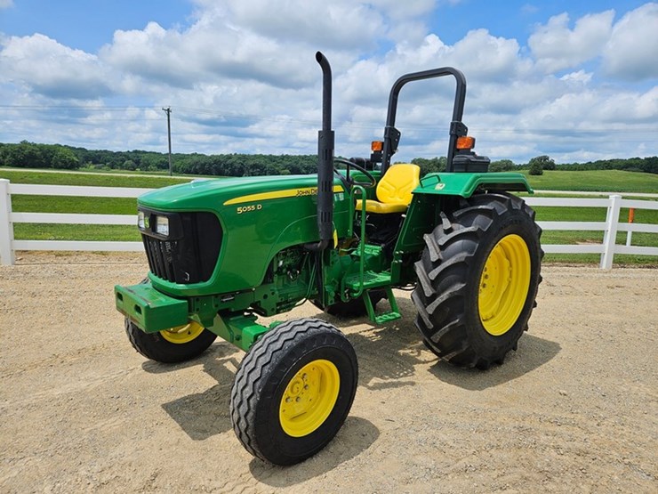 john-deere-5055d-image-1