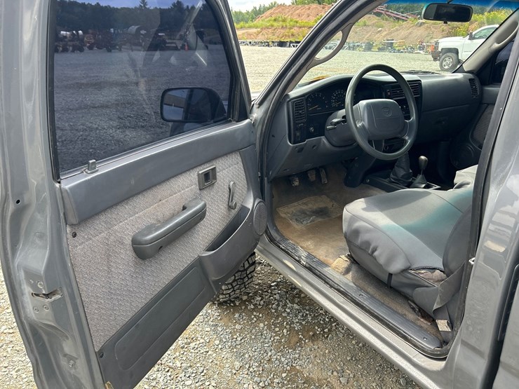 1996-toyota-tacoma-image-48