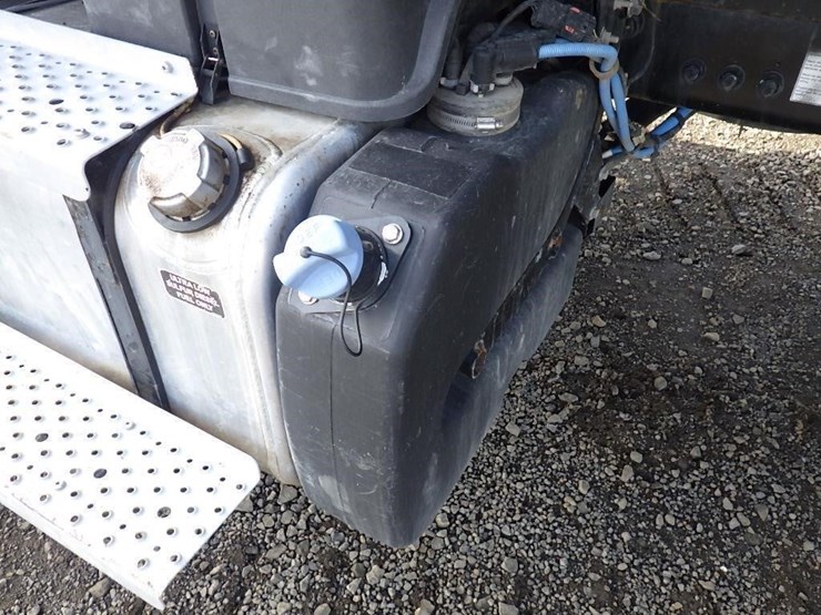 2019-freightliner-m2-15'-t/a-dump-truck-image-12