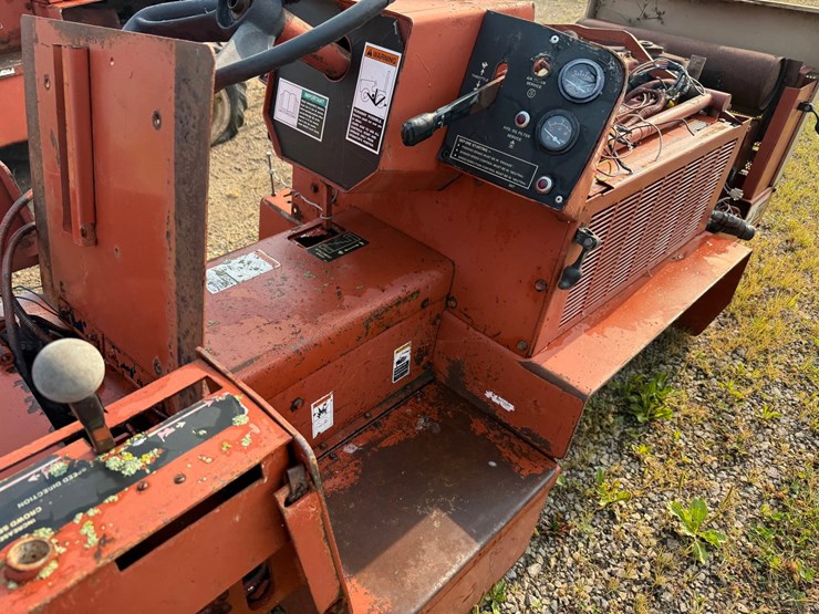 ditch-witch-350sx-image-21