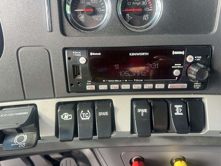 2022-kenworth-t680-image-25
