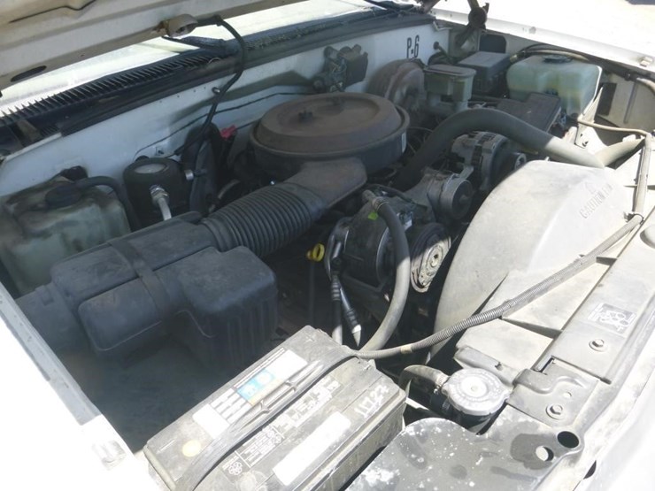 1995-gmc-2500-image-9