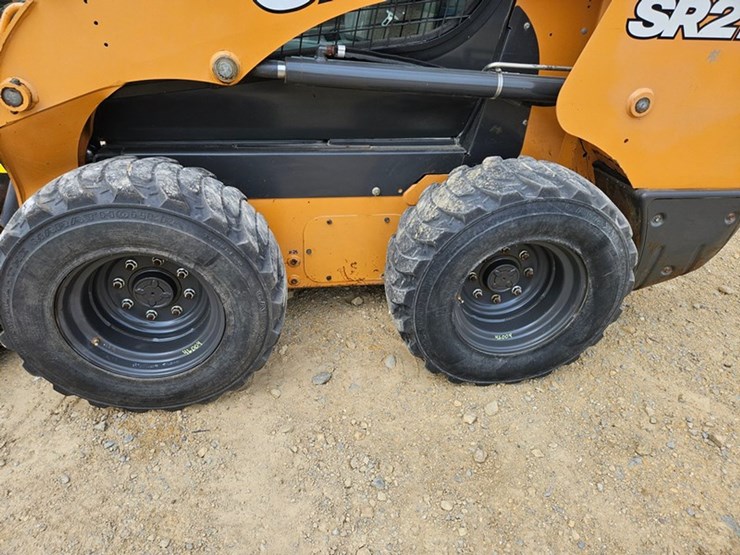 2019-case-sr210-image-31