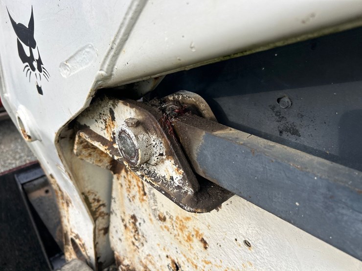 bobcat-t300-image-21