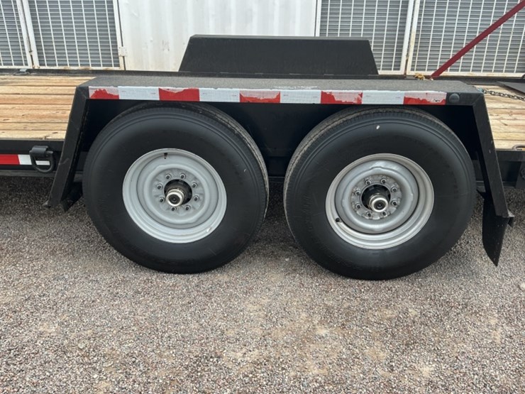 2006-towmaster-t-12dd-equipment-trailer-image-8