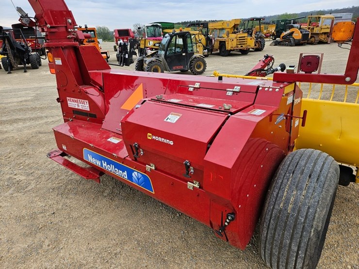 2020-new-holland-fp240-image-22