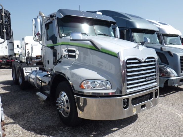 2013-mack-pinnacle-cxu613-image-3