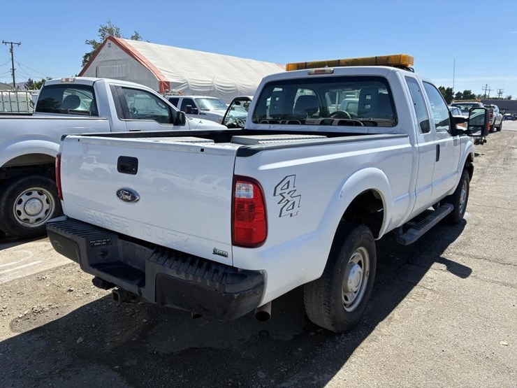 2011-ford-f250-xl-image-3