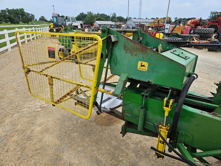john-deere-336-image-19