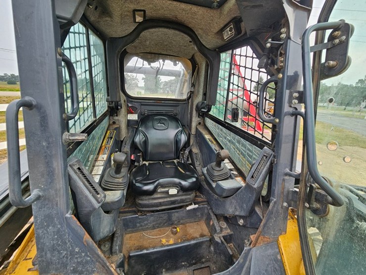 deere-328e-image-23