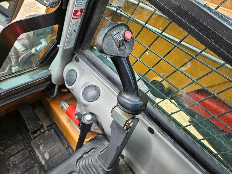 2019-case-sr210-image-21