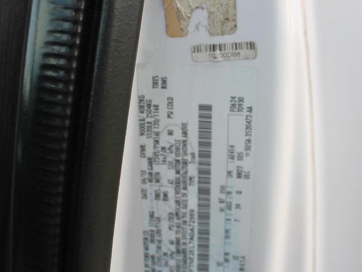 2010-ford-e250-image-4