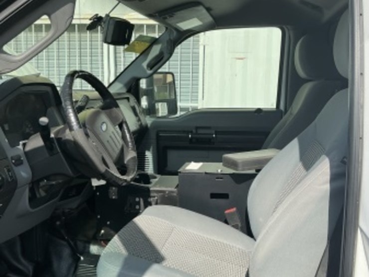 2016-ford-f550-image-27