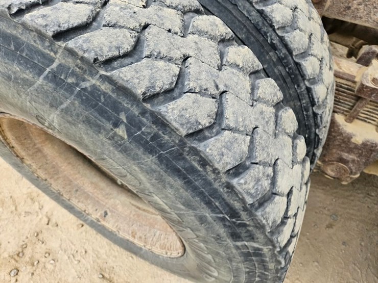1995-ford-l8000-image-58