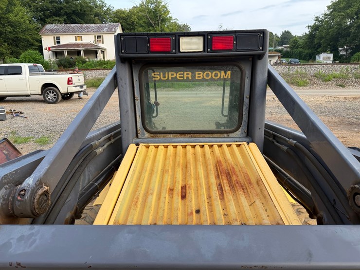 #4069-•-new-holland-ls180-wheeled-skid-steer-image-26