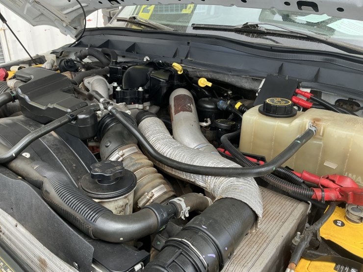 2016-ford-f550-image-17