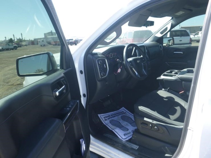 2022-chevrolet-1500-image-5