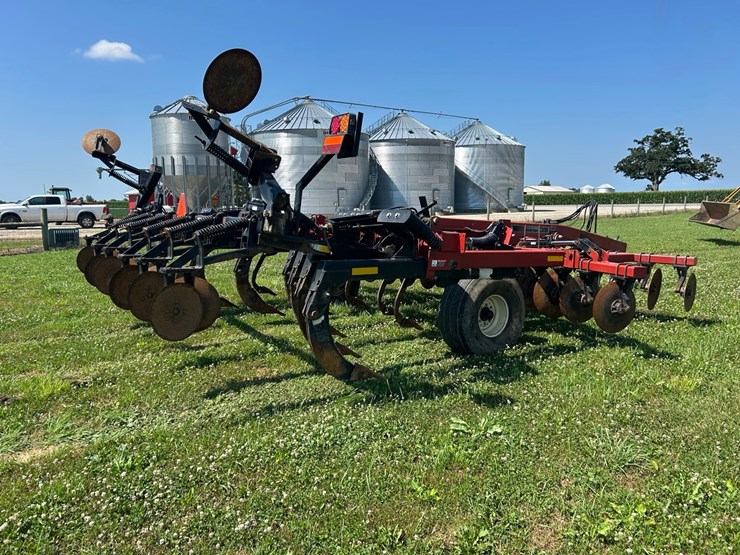 case-ih-730b-ecolo-tiger-ripper-image-3