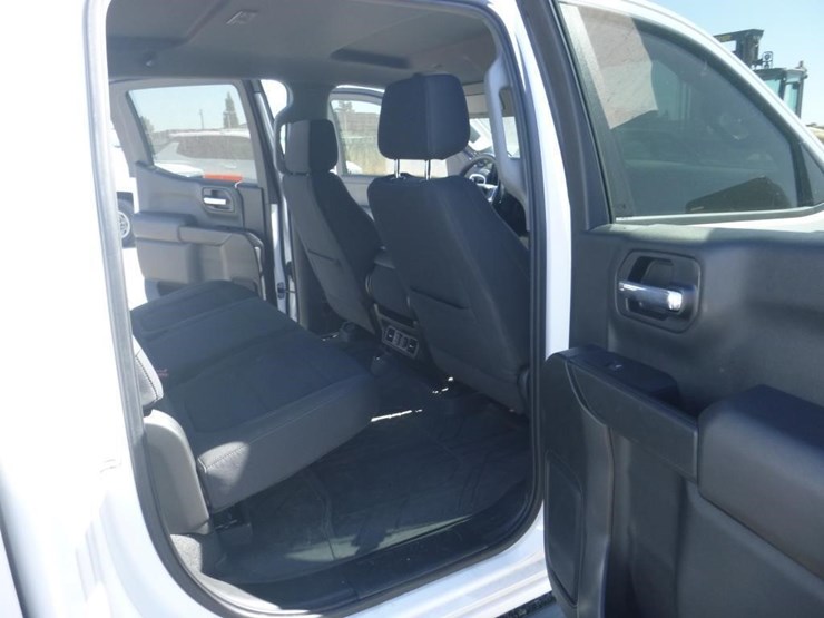 2022-chevrolet-1500-image-8