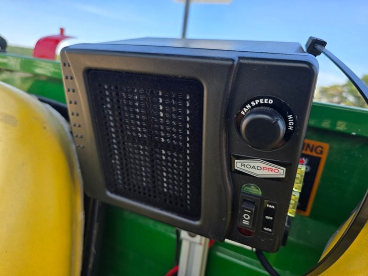 2006-john-deere-gator-image-23