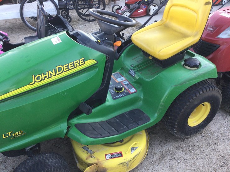 john-deere-la-image-1