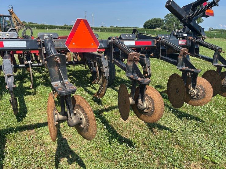 case-ih-730b-ecolo-tiger-ripper-image-23
