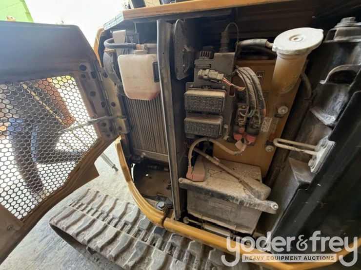 2023-caterpillar-302.7cr-image-6
