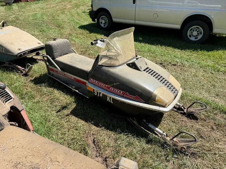 mercury-440-max-snowmobile-image-2