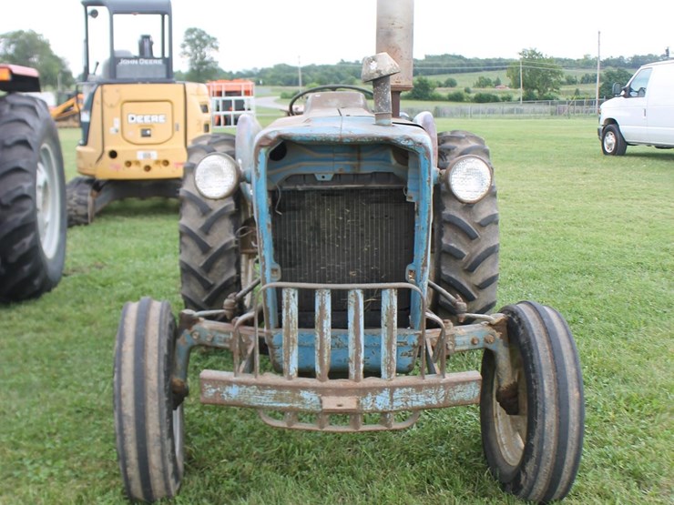 ford-3000-image-2