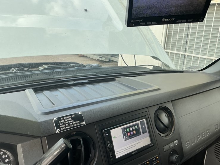 2015-ford-f550-image-22