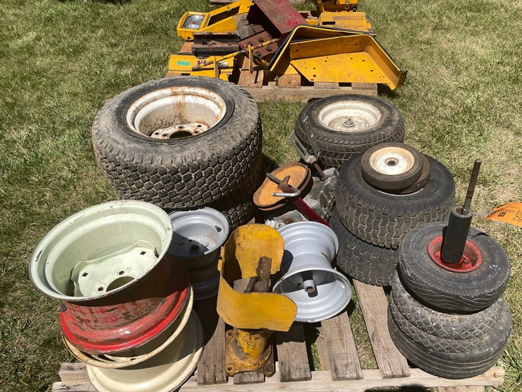 #2182-•-pallet-of-lawn-tractor-tires-image-2