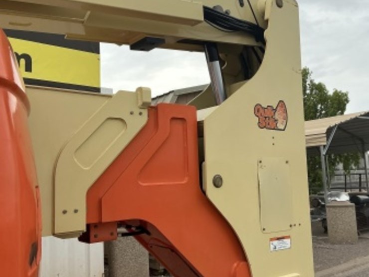 2009-jlg-800a-image-10