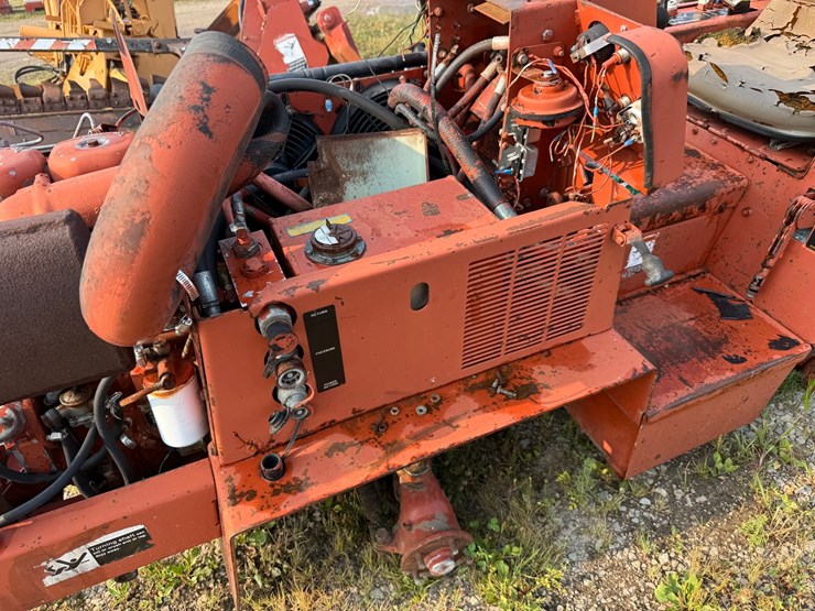 ditch-witch-350sx-image-17