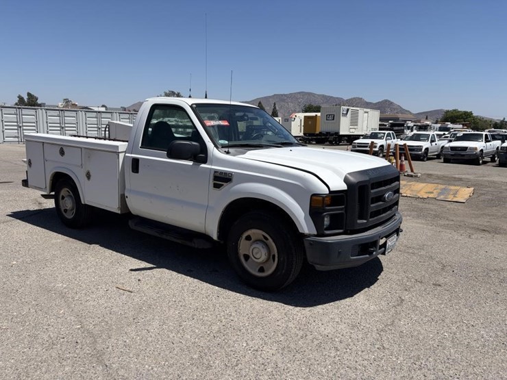 2008-ford-f250-xl-image-2
