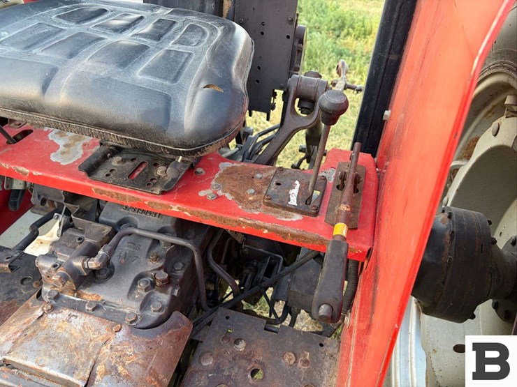 massey-ferguson-383-image-14