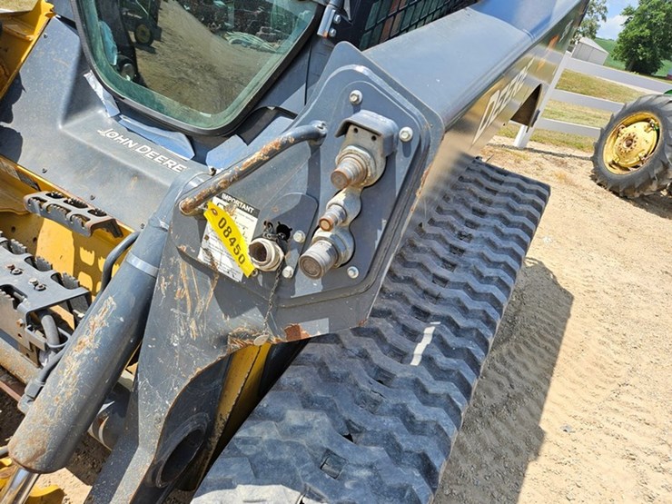 deere-331g-image-11