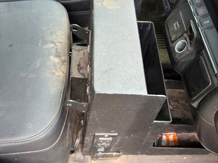 2020-chevrolet-3500hd-image-53