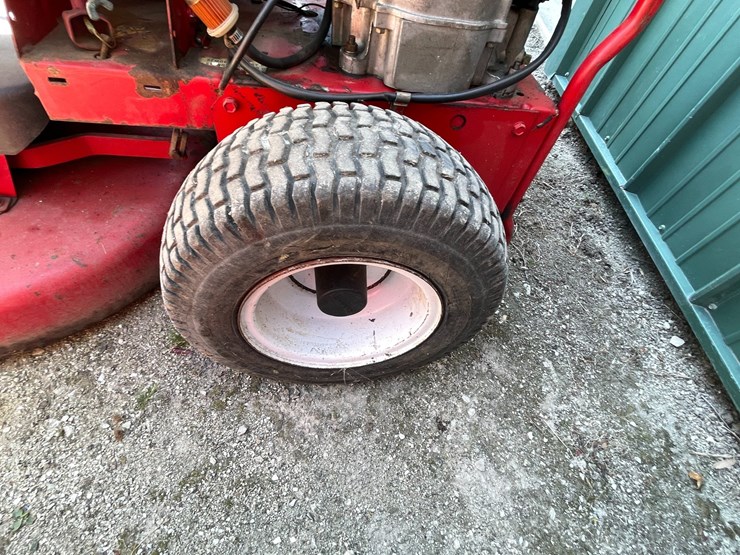 #2110-•-snapper-28"-rear-engine-lawn-mower-image-7