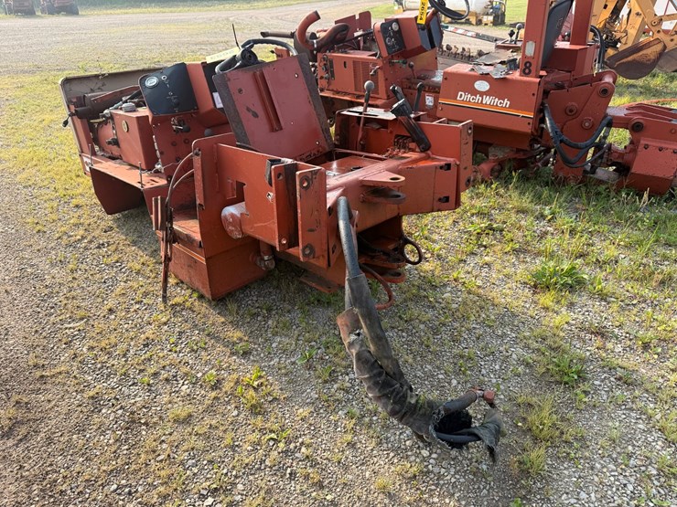ditch-witch-350sx-image-3